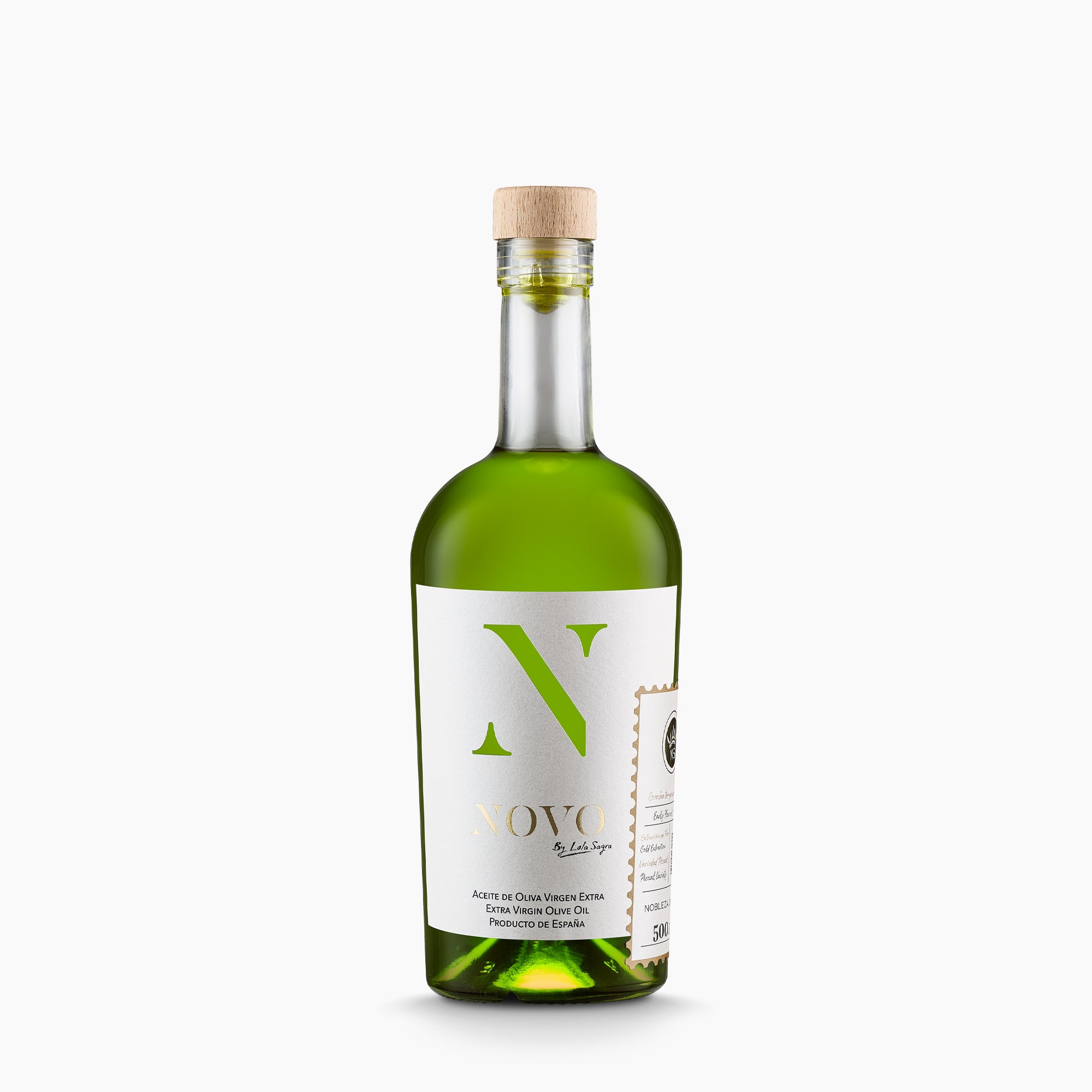 A 500ml bottle of Nobleza del Sur Novo by Lola Sagra extra virgin olive oil.
