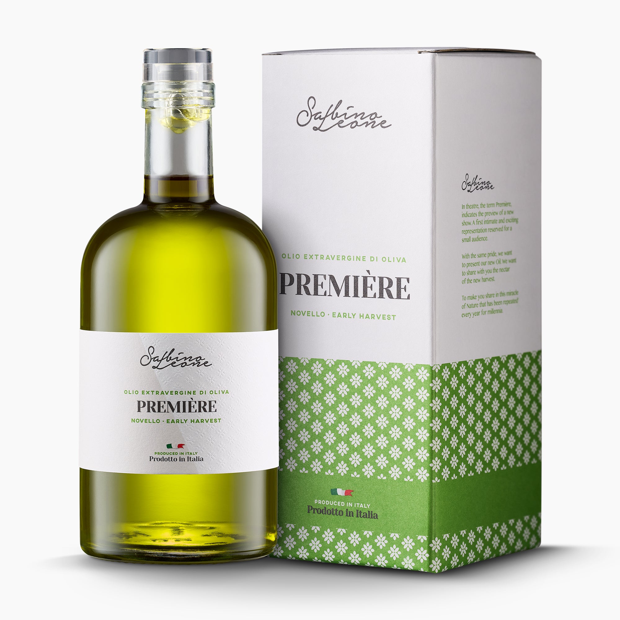 Sabino Leone Première Novello 500 ml olive oil bottle beside its gift box.