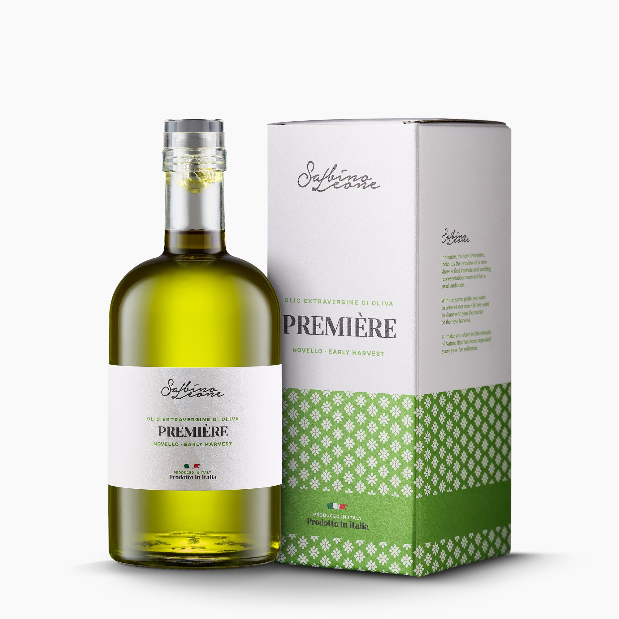 Sabino Leone Première Novello 500 ml olive oil bottle beside its gift box.