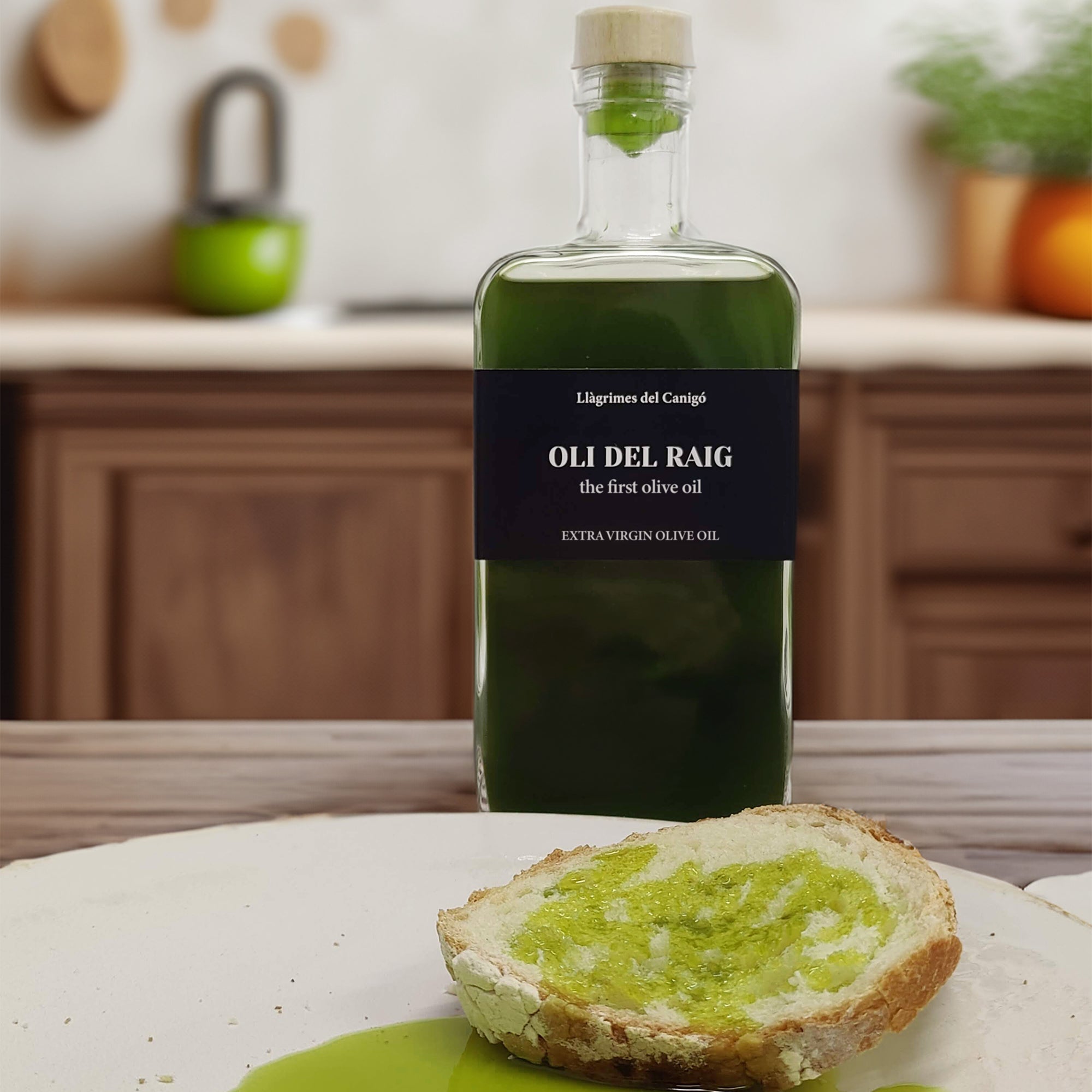 Bread topped with Spanish extra virgin olive oil from Oli del Raig Novello.