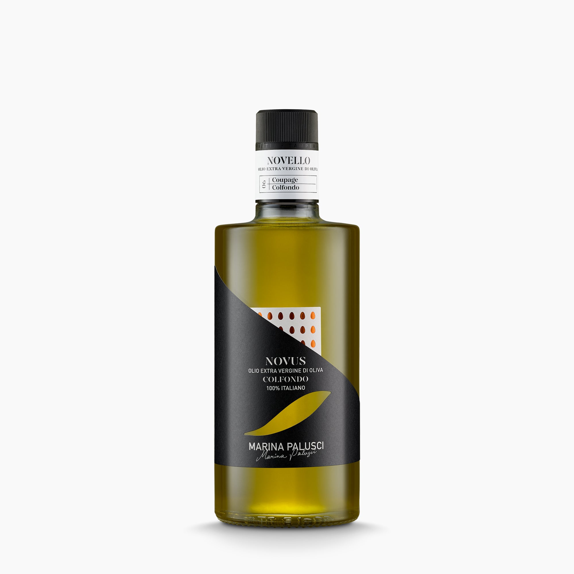 A 500ml bottle of Marina Palusci Novus
extra virgin olive oil.