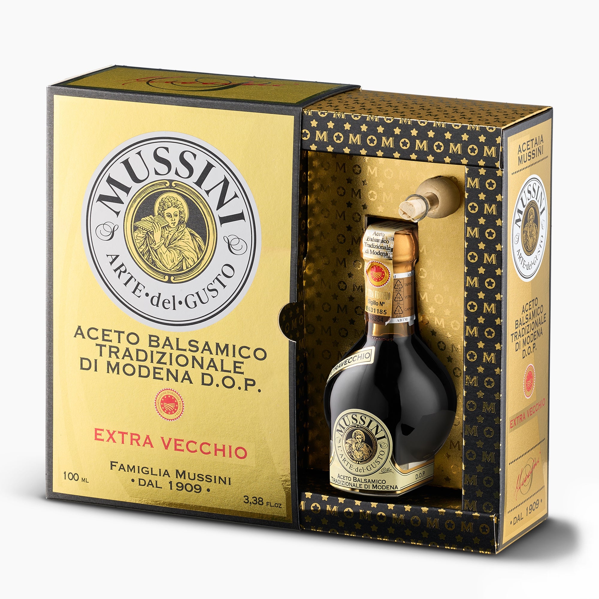 Open Mussini gift box displaying the 100 ml bottle of 25-year Traditional Balsamic Vinegar of Modena DOP.